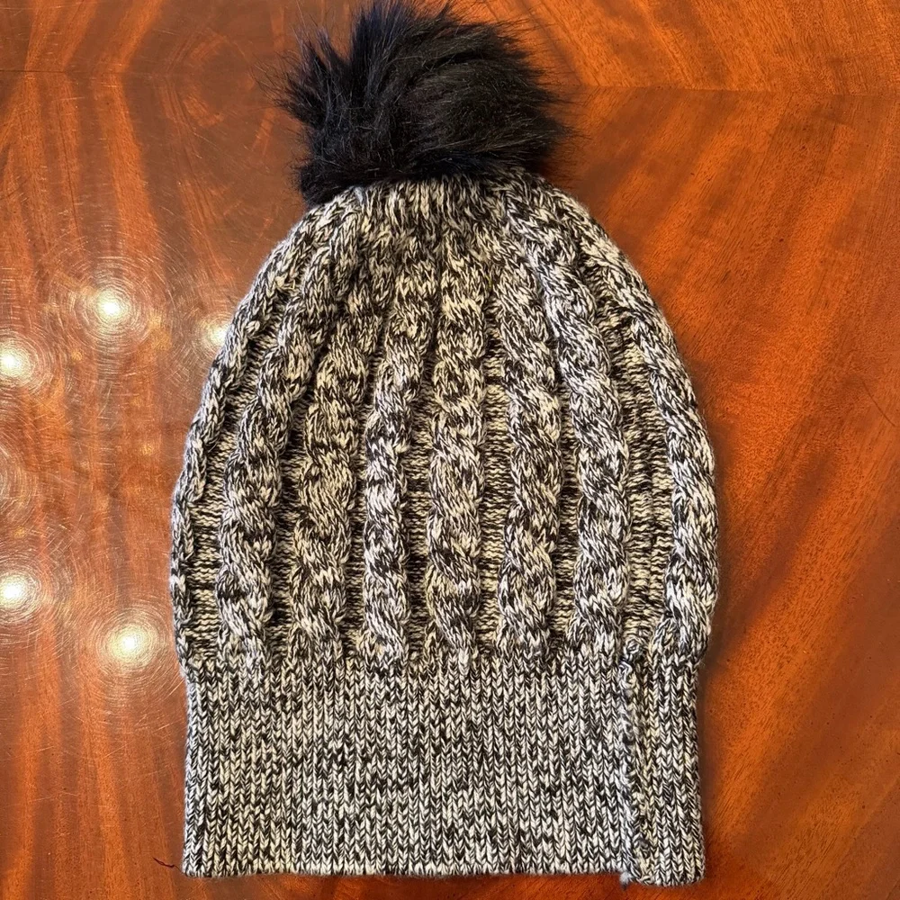NEW Lululemon Wool Be Toasty Pom Beanie Black Angel Wing OS